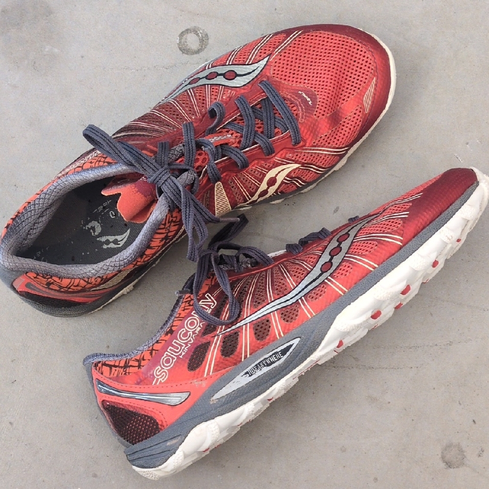 Saucony‎ Women's Red Lightweight Running Shoes Size 10